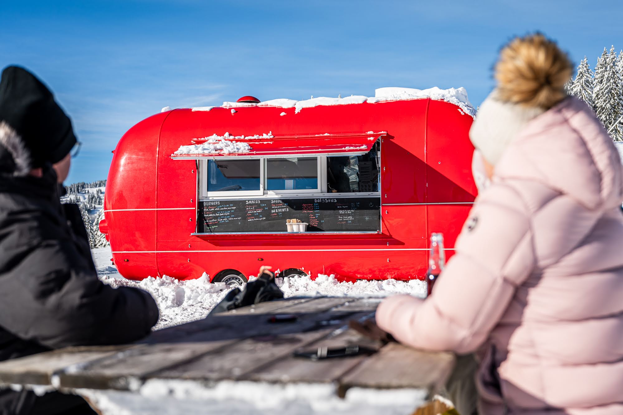 cabine rouge foodtruck le Point 5 Jaillet Megeve